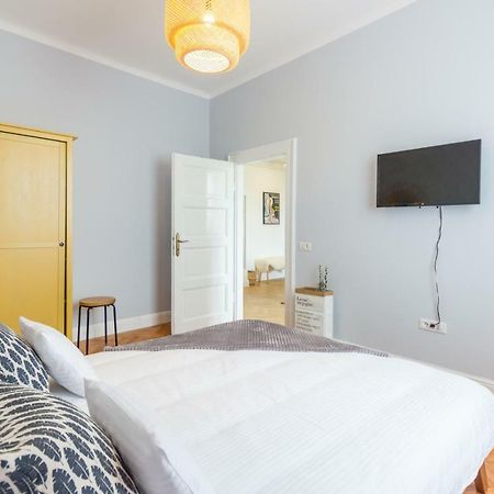City Chic 3 Bedroom Apartment คลูจ-นาโปกา ภายนอก รูปภาพ