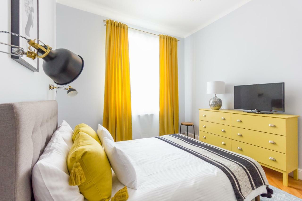 City Chic 3 Bedroom Apartment คลูจ-นาโปกา ภายนอก รูปภาพ