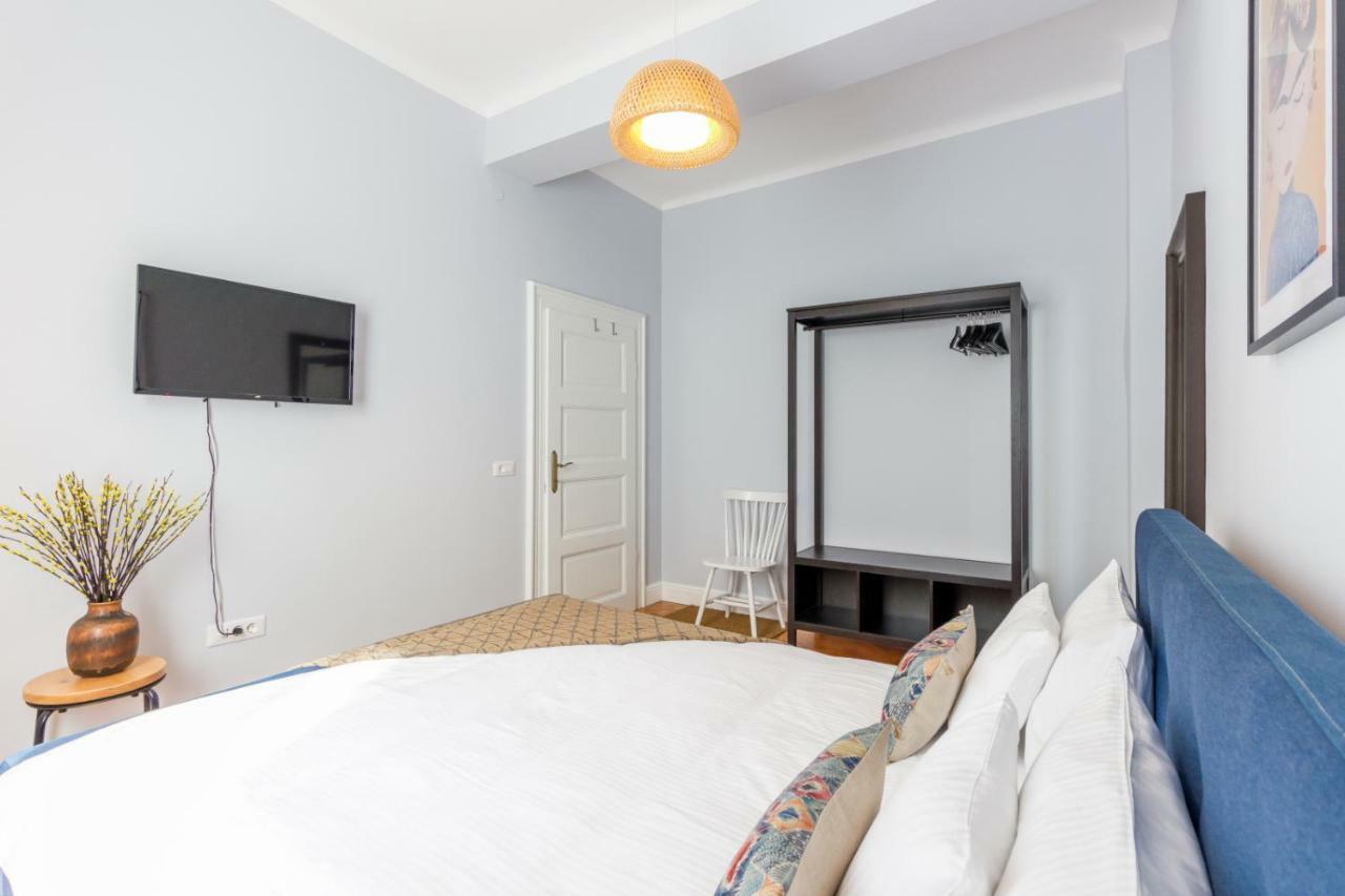 City Chic 3 Bedroom Apartment คลูจ-นาโปกา ภายนอก รูปภาพ