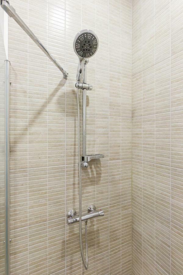 City Chic 3 Bedroom Apartment คลูจ-นาโปกา ภายนอก รูปภาพ
