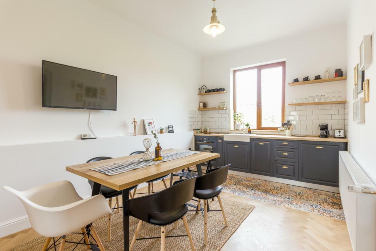 City Chic 3 Bedroom Apartment คลูจ-นาโปกา ภายนอก รูปภาพ
