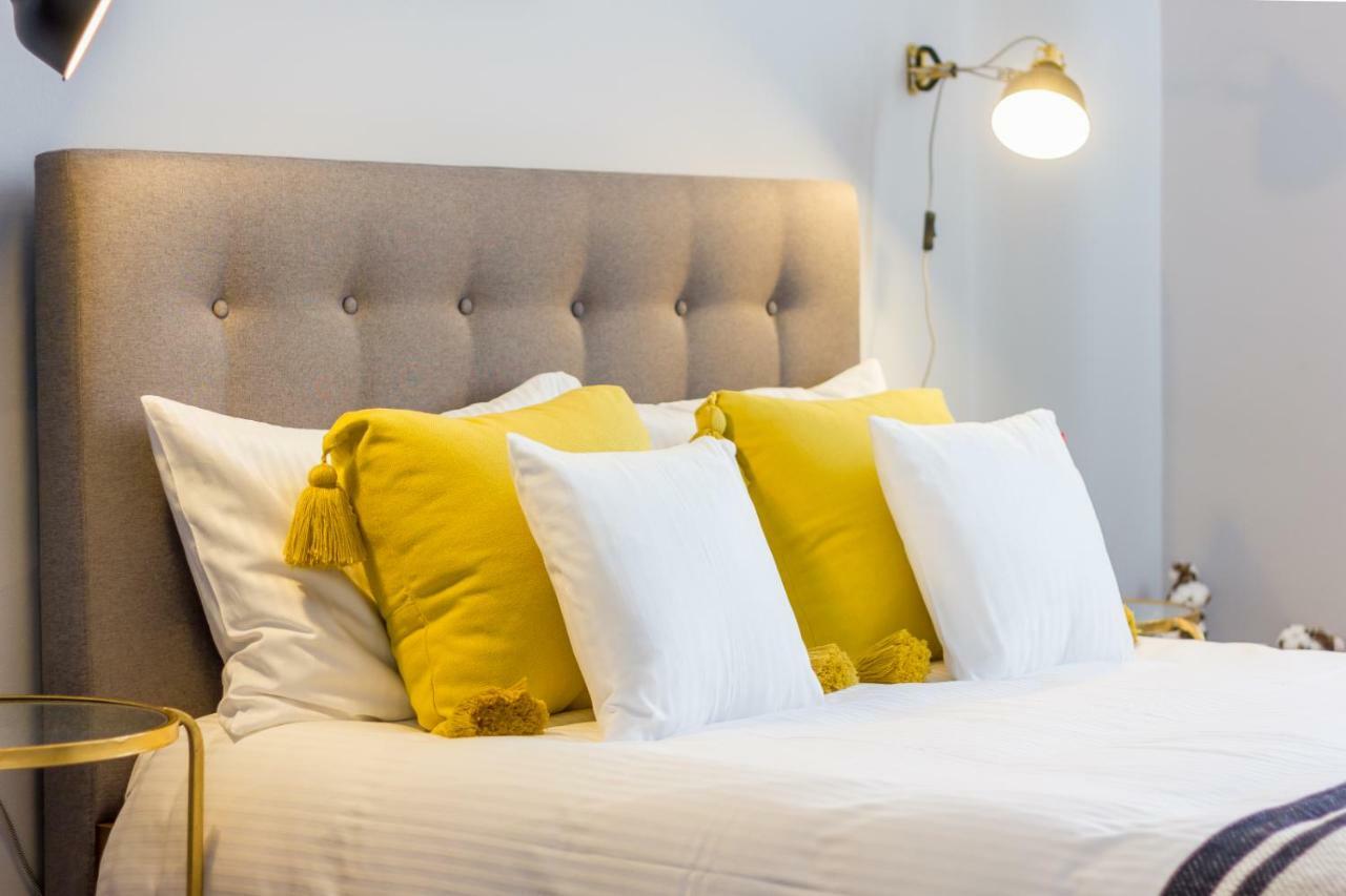 City Chic 3 Bedroom Apartment คลูจ-นาโปกา ภายนอก รูปภาพ